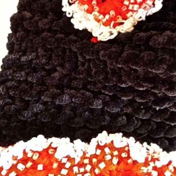 HANDMADE VALENTINE KNITTED HEART-BEADED LACE SCARF - Picture 2 of 8